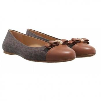 Andrea Ballet Shoe di Michael Kors