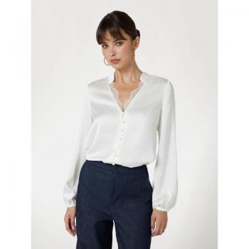 Camisa con Aplicaciones de Encaje