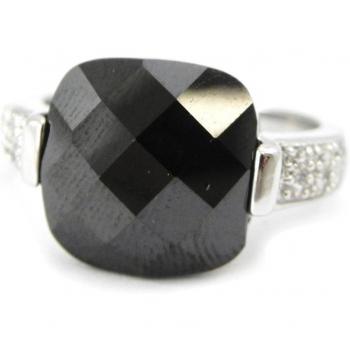 Stilvoller Romy Ring in Schwarz-Weiß