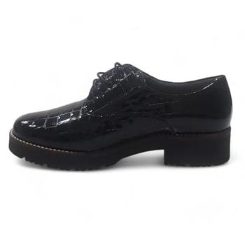 Tacones de Piel y Piedra – Estilo Mujer
