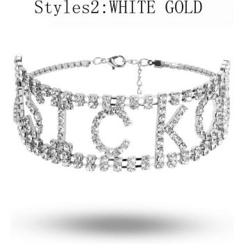 Collier ras du cou exagéré, lettres Club, couleur or argent