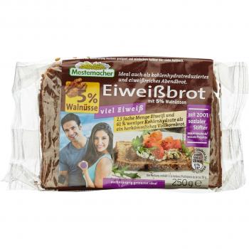 Brot mit Eiweiß und Walnüssen
