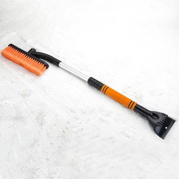 Pelle à neige avec brosse en mousse