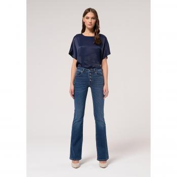 Jeans Bootcut Stretch Denim Lavagem Intermediária