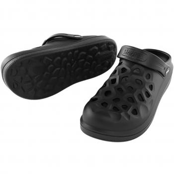 Zuecos Negra Perforada “Stocker” – 41