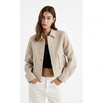 Stradivarius Beige Kurzjacke Soft Touch – M