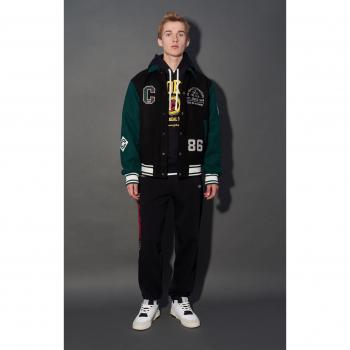 Joggers Champion in collaborazione con Coca-Cola