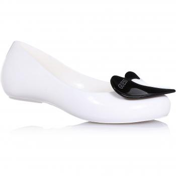 WEIßE GUESS Ballerinas – Italienische Handwerkskunst