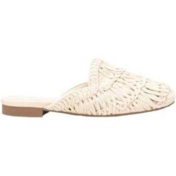 Calzado de mujer XTI modelo 142890 en beige