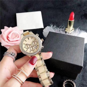 Reloj de Acero Inoxidable MK