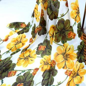 Blusa y Vestido de Chifón Floral con Accesorio de Bufanda