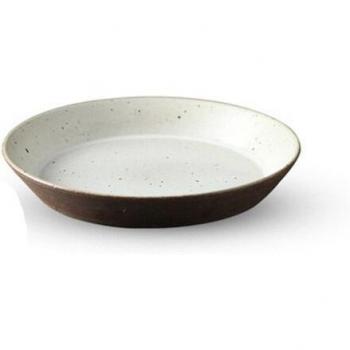Artesanía Oriental: Platos de Cerámica