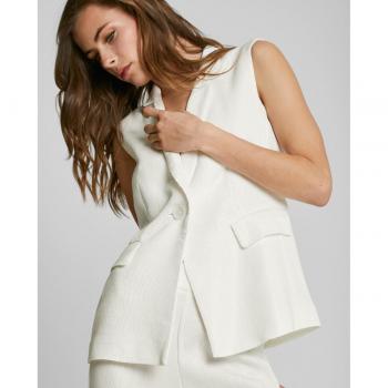 Chaleco de mujer con estructura y diseño oversized