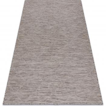Trellis-Patterned Outdoor Carpet