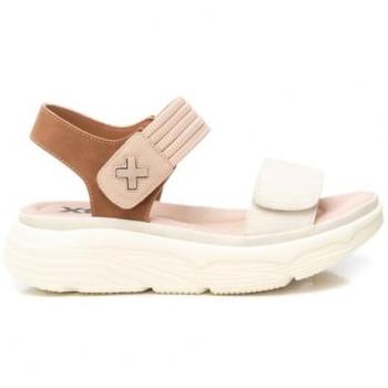 Sandalia XTI 143986 – Versátil Estilo Veraniego en Beige
