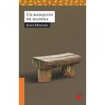 Un Banquito De Madera