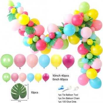 Cálida Celebración Flamenca: Set de Globos Rosa y Bolas de Piña