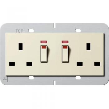 Gira 278401 Doppel Steckdose BS 13A abschaltbar Kontrollleuchte System 55 Cremeweiß