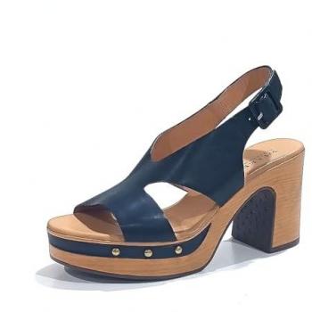 Sandalias de Mujer Weekend en Color Negro con Tachuelas