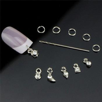 Gland Bijou Métallique avec Strass – Collection 3D Nail Art