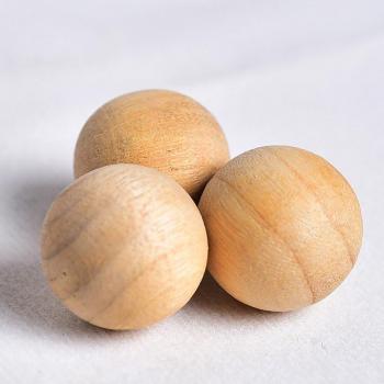 Ambientador Fresco y Fragante, 50 Bolas de Alcanfor de Madera