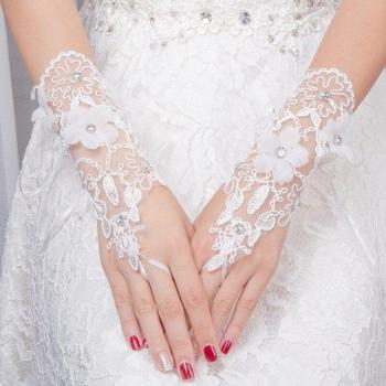 JaneVini White Lace Gloves