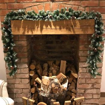 Premier 270cm (9ft) Christmas Garland Decoration Snow Tips White Berries & Cones