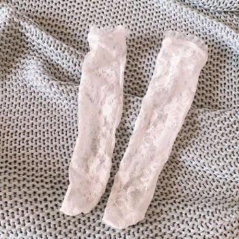 Medias abiertas de encaje para pequeñas