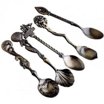 Set de cucharas para café y té, diseño antiguo realista