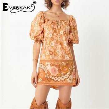 Schulterfreies Sommerkleid