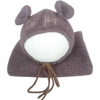 Bonnet et couverture tricotée pour nouveau-né