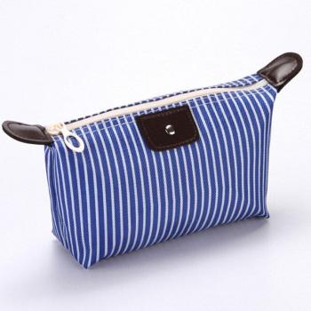 Monedero y Necessaire de Belleza
