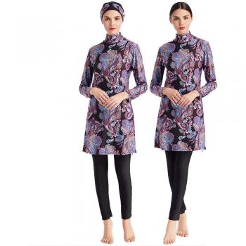 Traje de baño deportivo con hijab y capucha