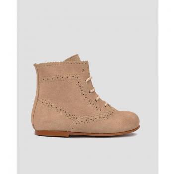 Botas de bebés en serraje camel con cierre de cordones