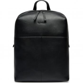 Sac à dos Calvin Klein homme carré et propre