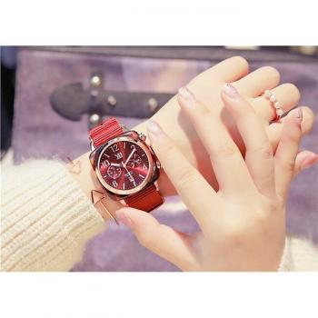 Horloge pour femmes en cuir