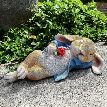Conejito Azul de Arte al Aire Libre para Día de Acción de Gracias