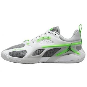 Jordan Heir Series Women's Athletic Shoe – White – 5.5 (US)