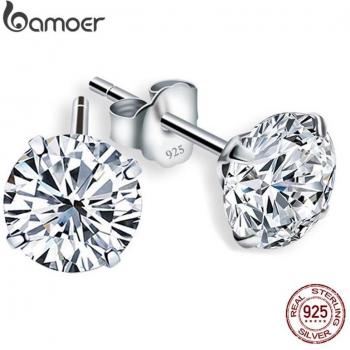 Pendientes Oro 0.4 cm con Circonita Cúbica – Estilo Sofisticado y Atemporal