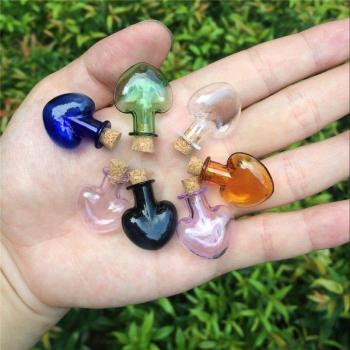 70pcs Cute Mini Corked Glass Bottles in Heart Shape