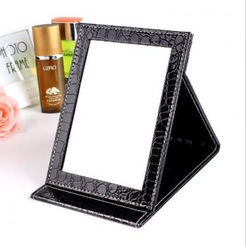 Foldable Makeup Mirror with Alligator Pattern
