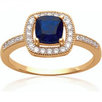 Sissi Ring met Witte Saffier en Vergulde Afwerking