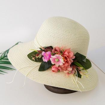 Hübscher Sonnenhut für Kleinkinder mit Blumen