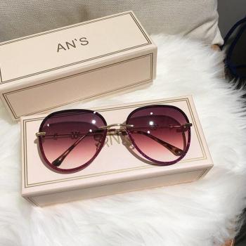 Gradient Color Diamond Women's Sunglasses with UV400 and Rhinestones
