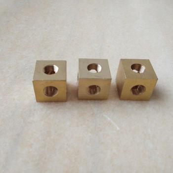 Versatile 20mm Connector Box with Brass Adapter