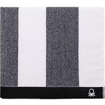 Serviette de mer noire et blanche