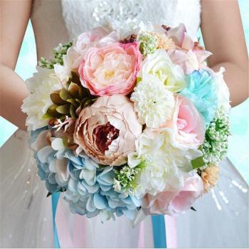 Ramos artificiales con rosas para damas de honor