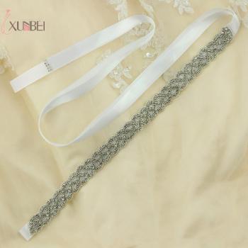 Ceinture argentée ornée de strass pour mariage