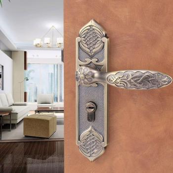 Noble Méandre – Protection de Porte en Bois