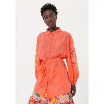 Camiseta feminina em organza leve